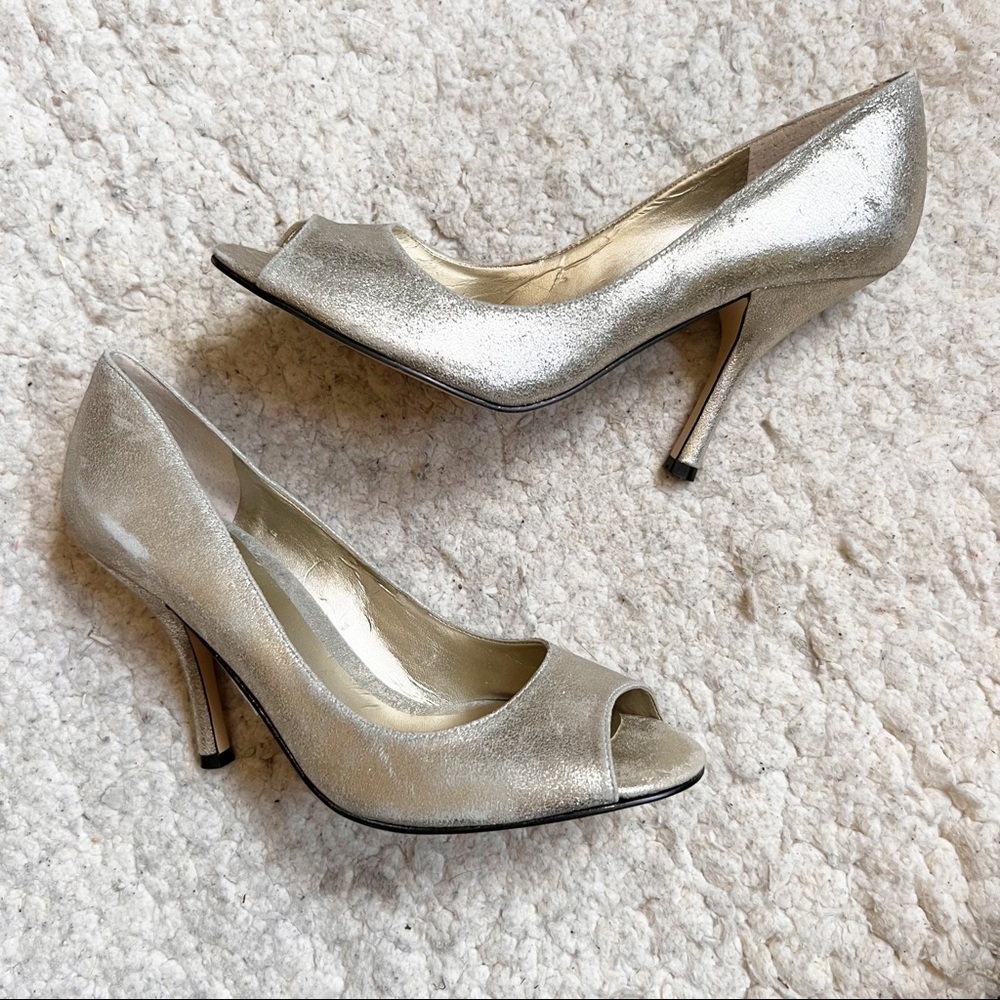 Nine West: Metallic Silver Leather Peep Toe Classic Pumps Size 6.5